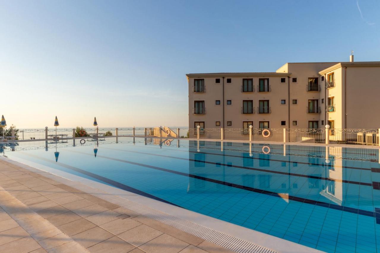 Hotel Brancamaria Cala Gonone Exterior photo