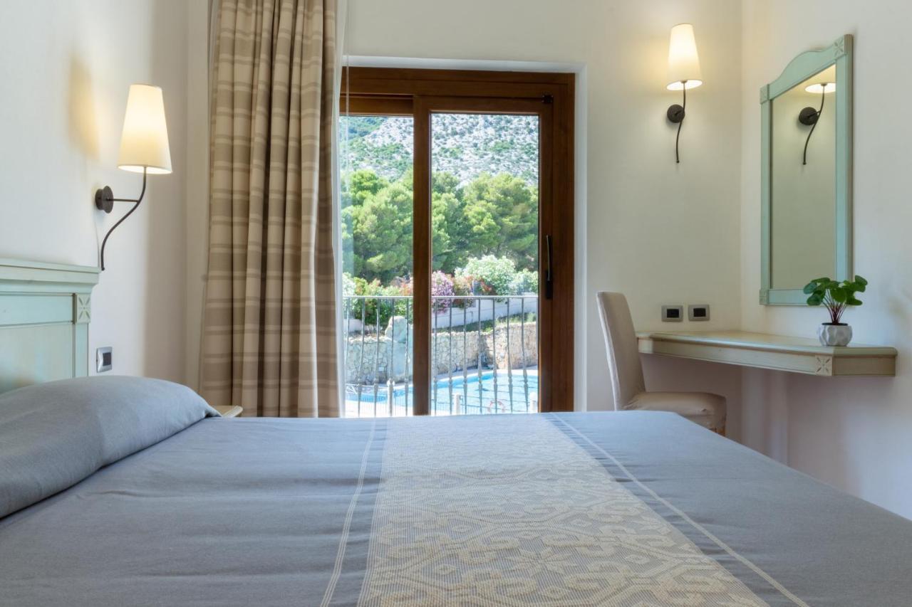 Hotel Brancamaria Cala Gonone Exterior photo