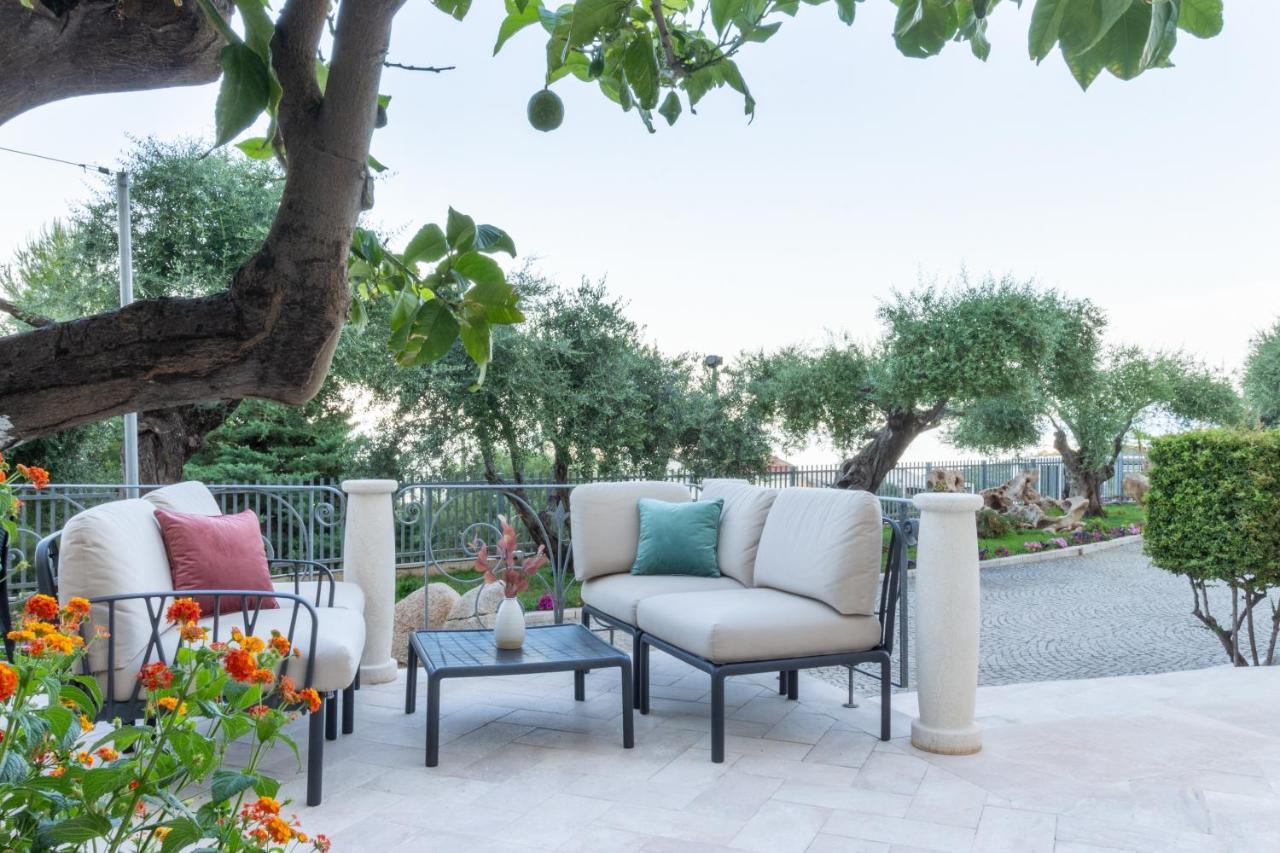 Hotel Brancamaria Cala Gonone Exterior photo
