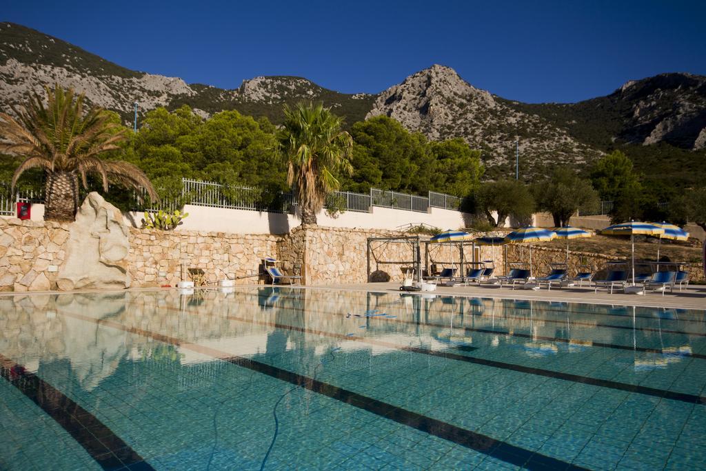 Hotel Brancamaria Cala Gonone Exterior photo