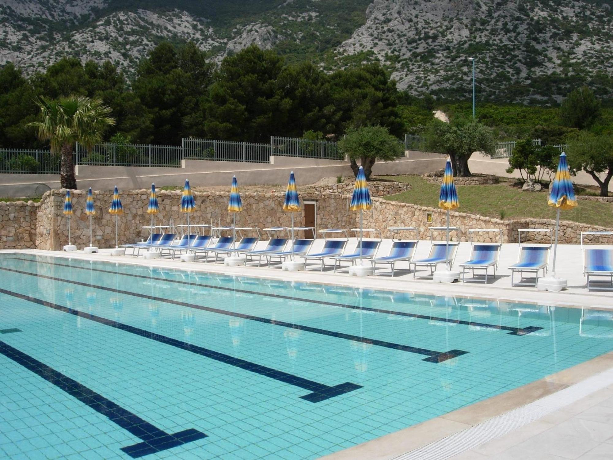 Hotel Brancamaria Cala Gonone Exterior photo