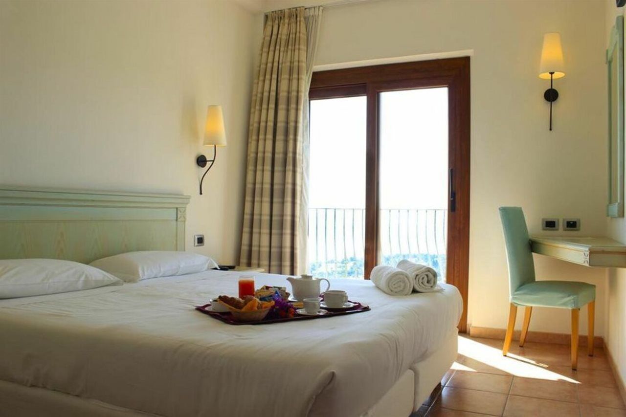 Hotel Brancamaria Cala Gonone Exterior photo